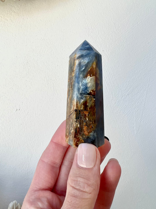 Blue Kyanite Tower- Communication, Self-Expression, Truth, Intuition